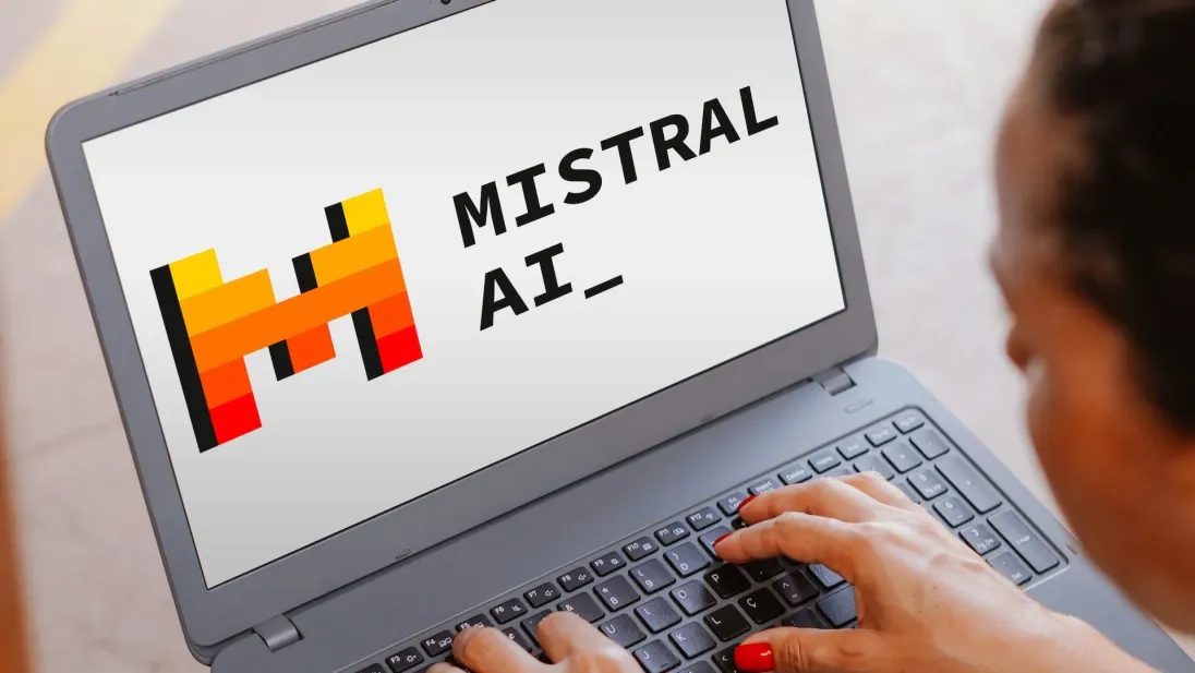 mistral-ra-mat-devstral-ai-chuyen-biet-cho-lap-trinh-vien